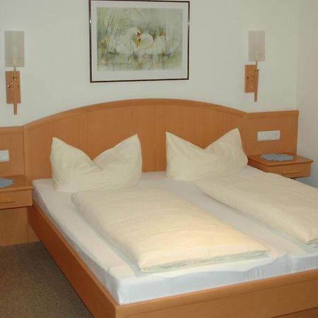 Hotel Garni Jennewein Mayrhofen Room photo